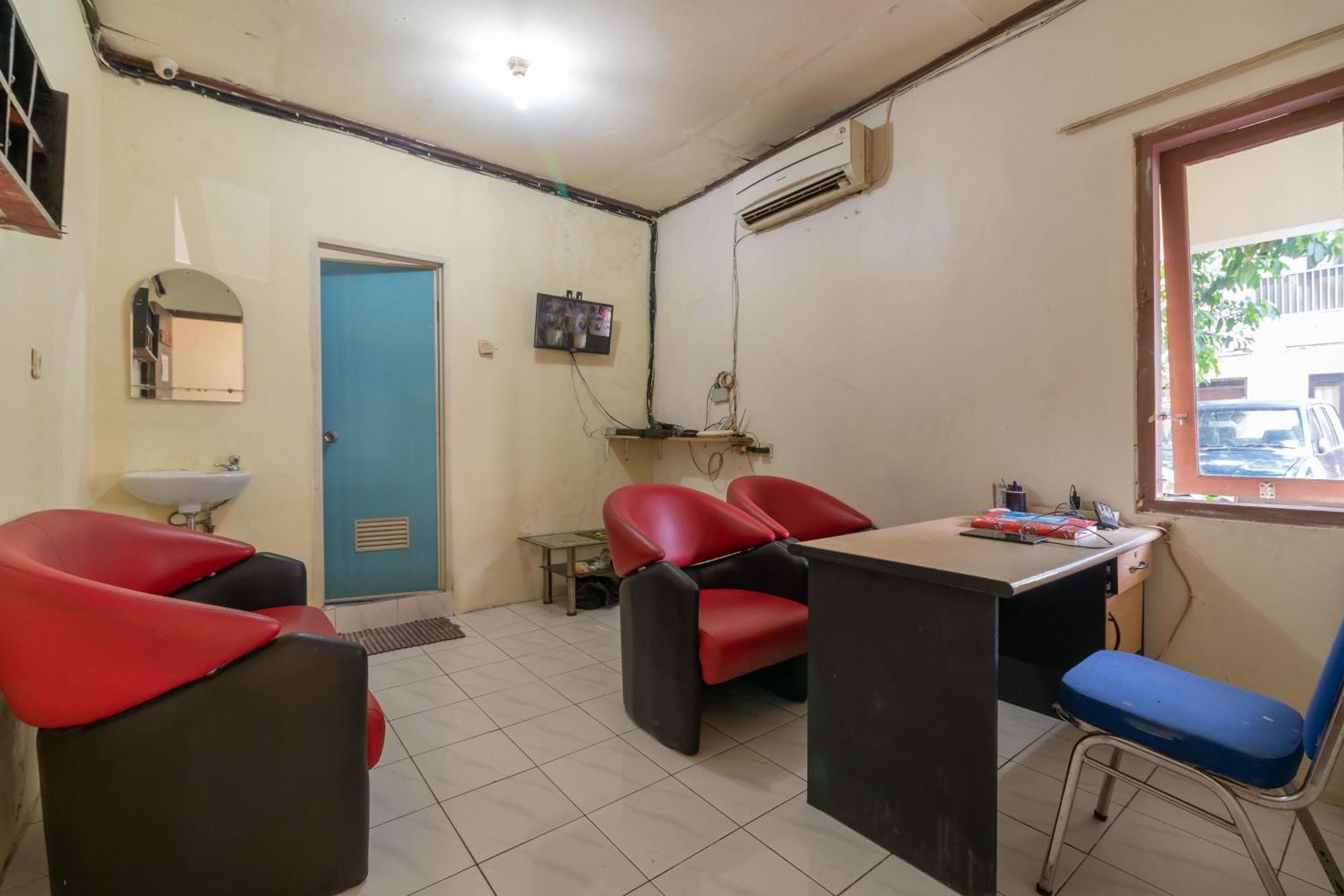 Reddoorz Near Pondok Indah Water Park Jakarta Luaran gambar