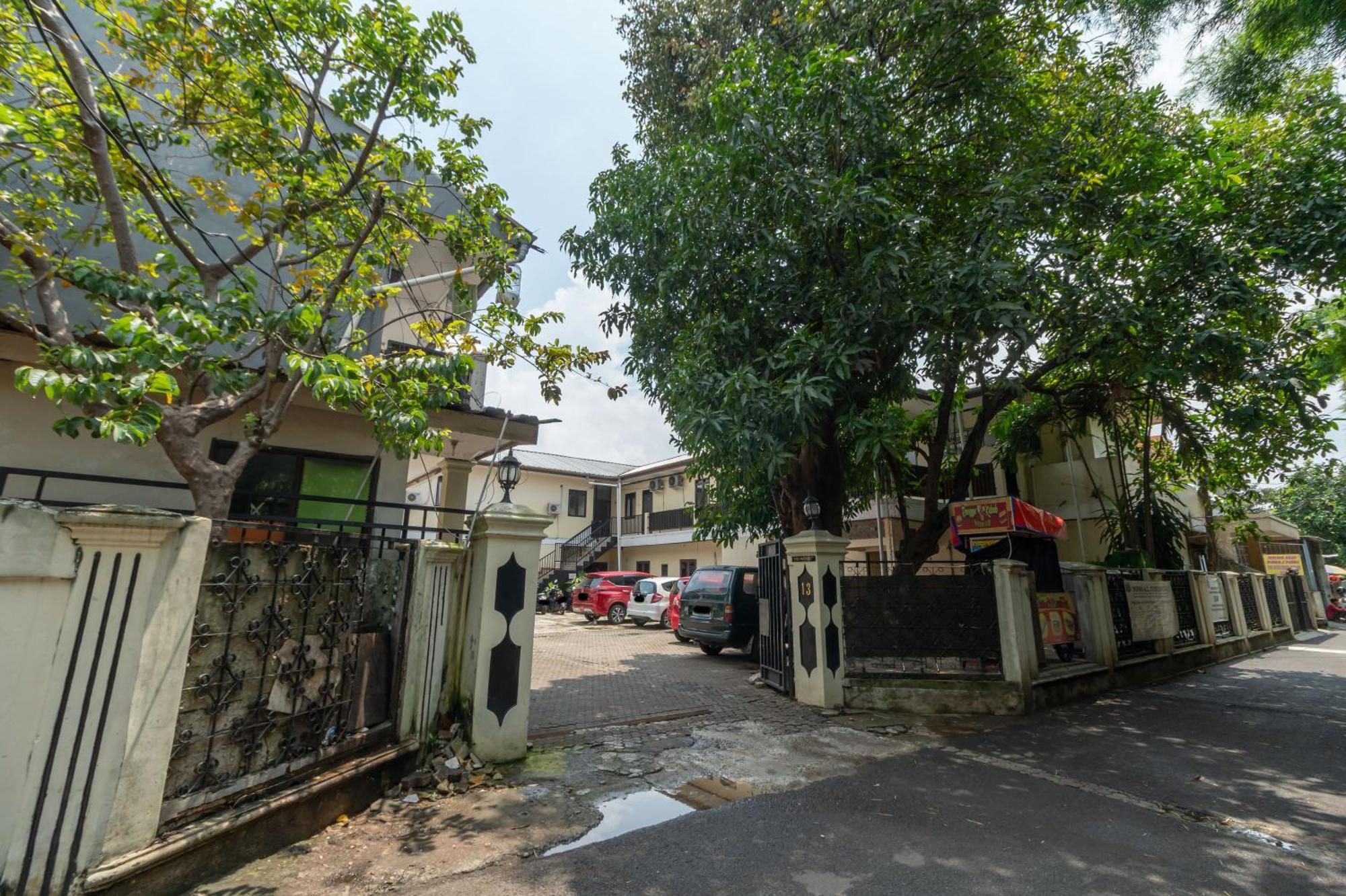 Reddoorz Near Pondok Indah Water Park Jakarta Luaran gambar
